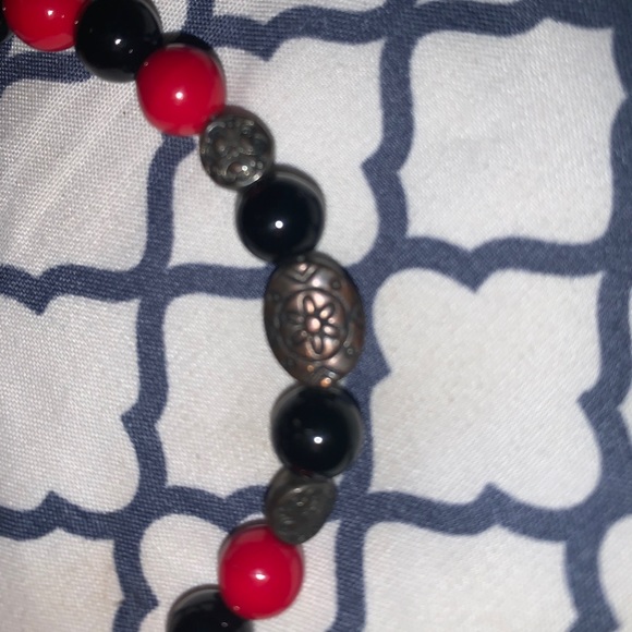 Foreign red and black bracelet - Picture 2 of 4